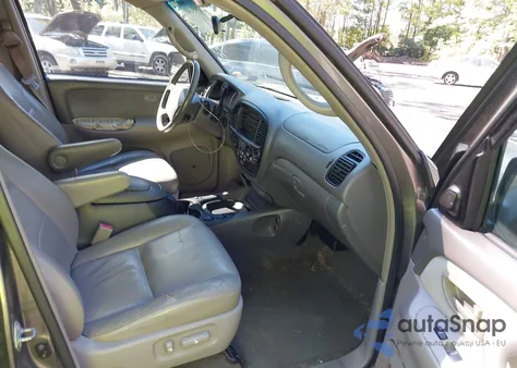 2005 Toyota Sequoia Sr5 V8 z USA, uszkodzony, nr VIN 5TDBT44A25S245526